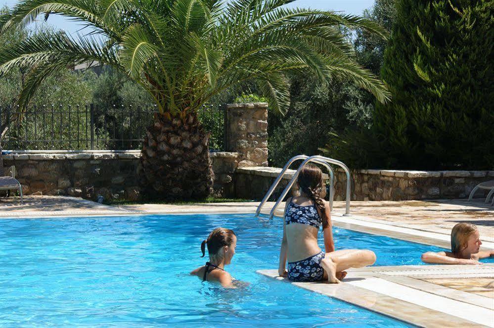 Harmony Hotel Apartments Selianítika Екстериор снимка